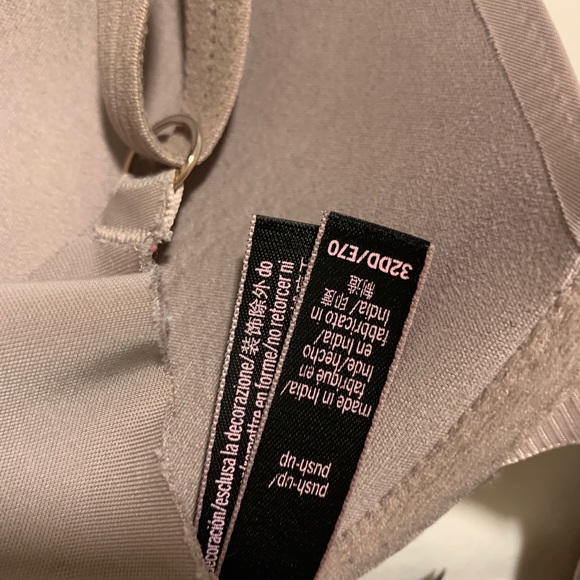 32DD Victoria’s secret push up bra / satin - Picture 4 of 5